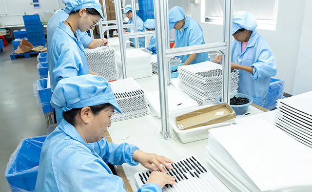 Yuyao Yashi Cosmetics Packaging Co., Ltd.